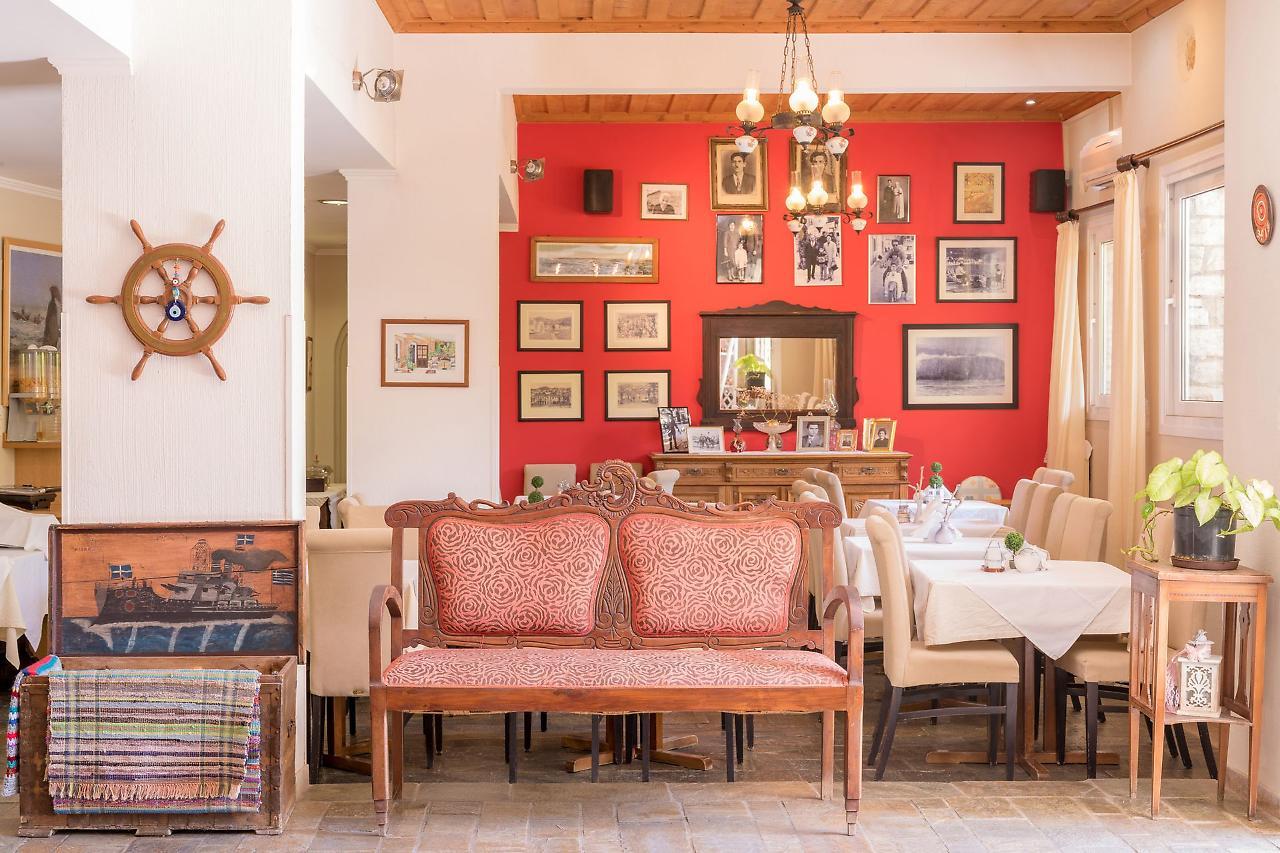 Virginia Hotel Samos Town Bagian luar foto