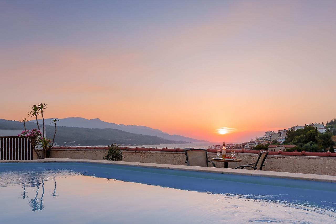 Virginia Hotel Samos Town Bagian luar foto