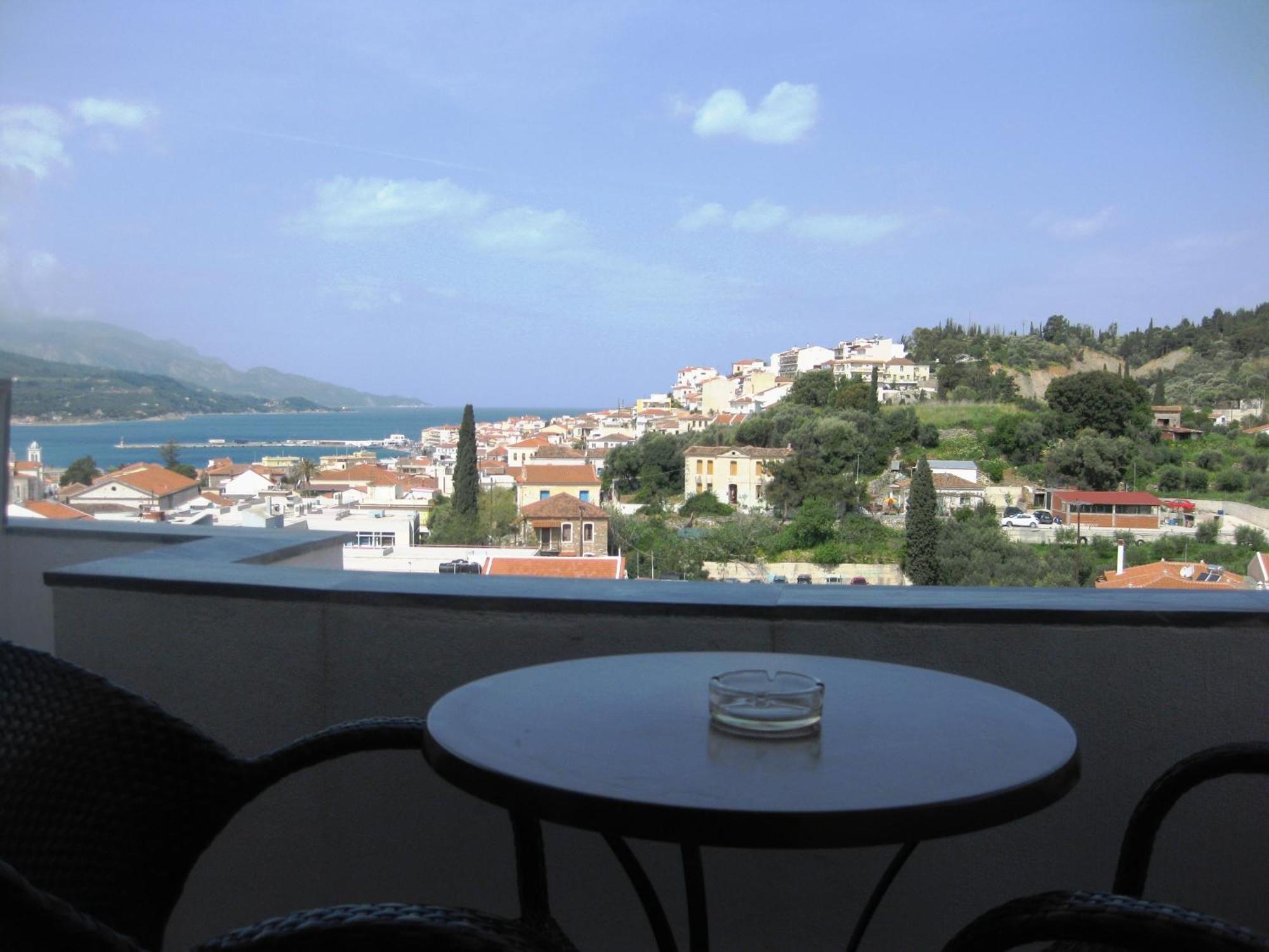 Virginia Hotel Samos Town Bagian luar foto