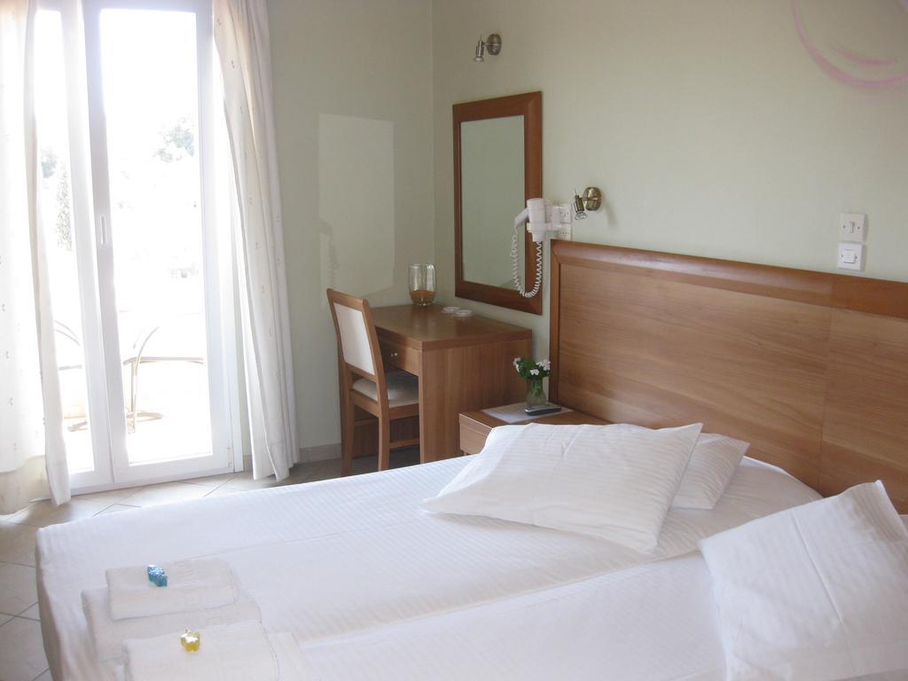 Virginia Hotel Samos Town Bagian luar foto