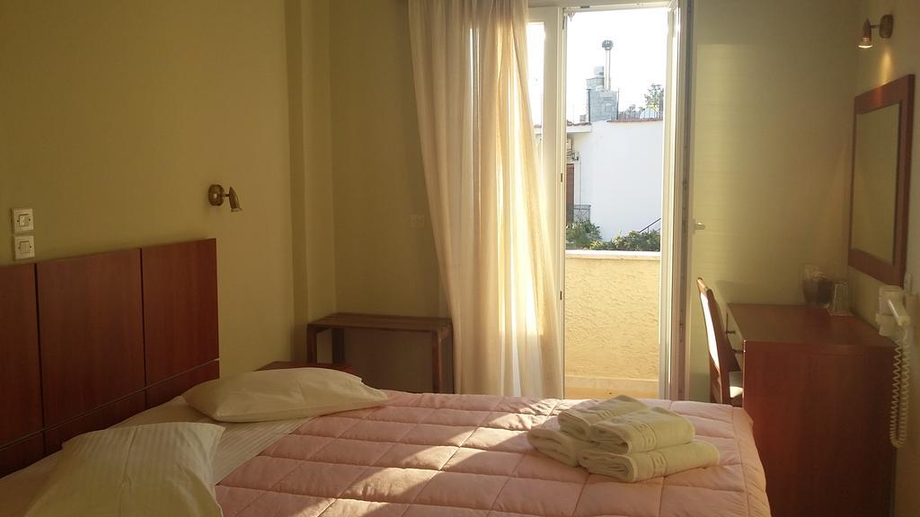 Virginia Hotel Samos Town Bagian luar foto