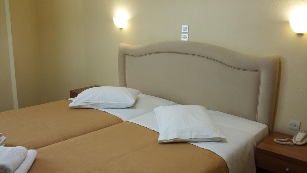 Virginia Hotel Samos Town Bagian luar foto